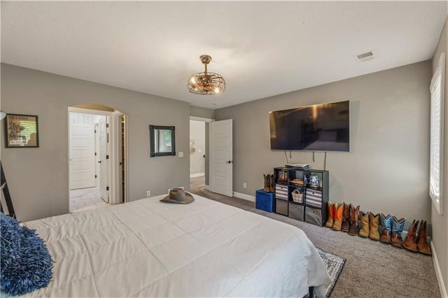 1104 Lakecrest Circle, Raymore, MO 64083