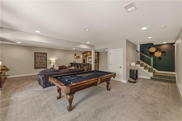 1104 Lakecrest Circle, Raymore, MO 64083