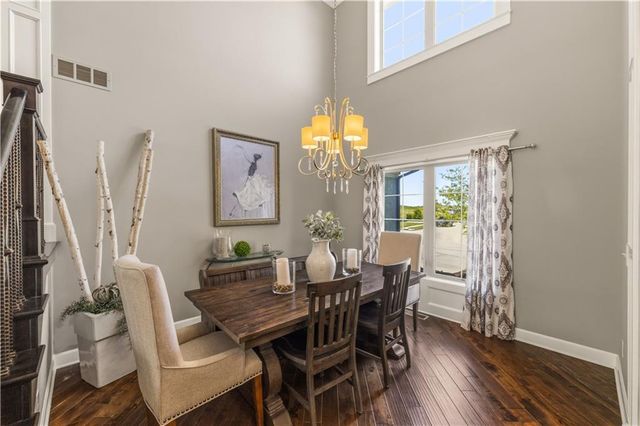 1104 Lakecrest Circle, Raymore, MO 64083