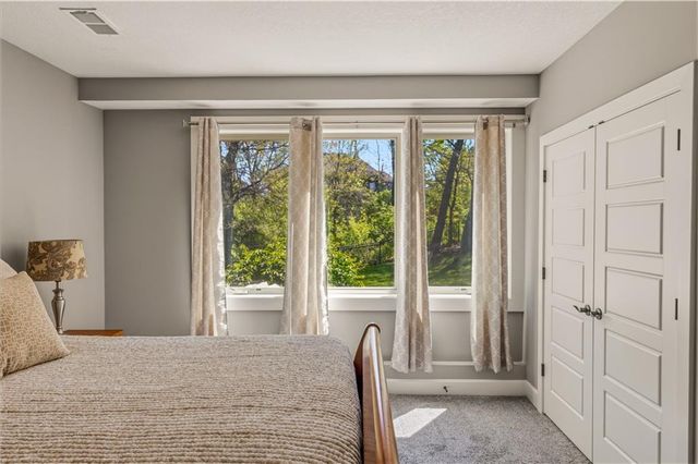 1104 Lakecrest Circle, Raymore, MO 64083