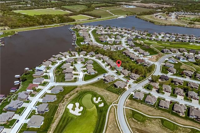 1104 Lakecrest Circle, Raymore, MO 64083