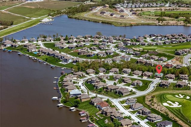 1104 Lakecrest Circle, Raymore, MO 64083