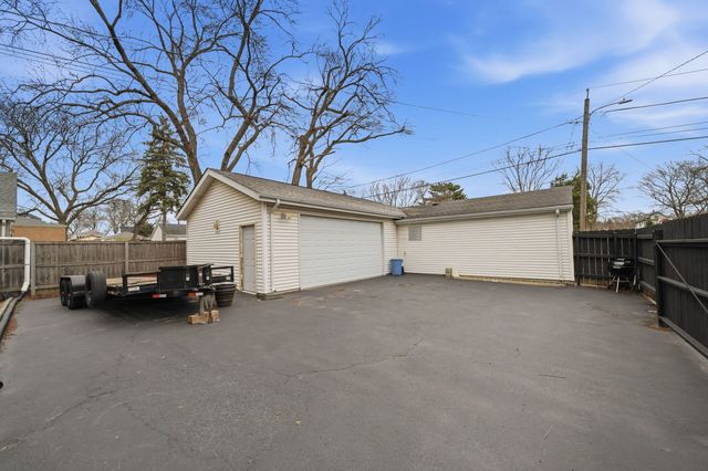 12815 Clinton Street, Blue Island, IL 60406