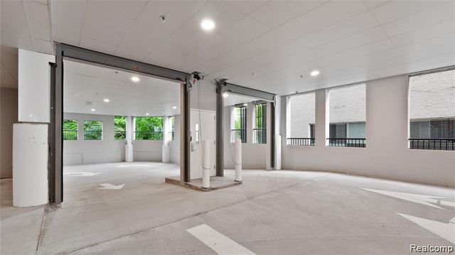 856 N OLD WOODWARD AVE Unit 301 Avenue, Birmingham, MI 48009