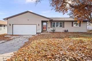 201 12TH Street, De Witt, IA 52742