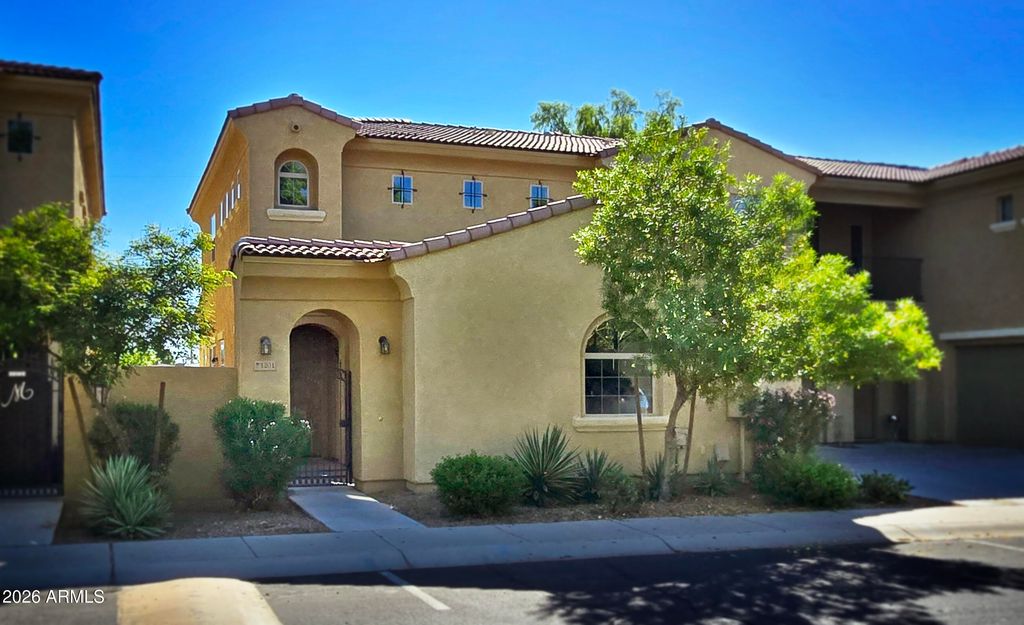 1367 S Country Club Drive 1201, Mesa, AZ 85210 — photo 2
