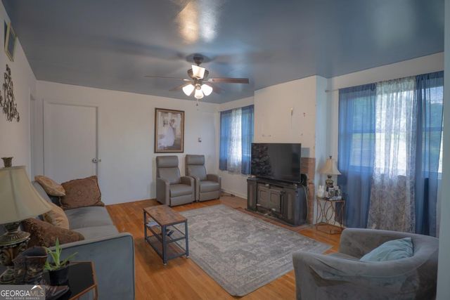 202 S Sage Street, Toccoa, GA 30577