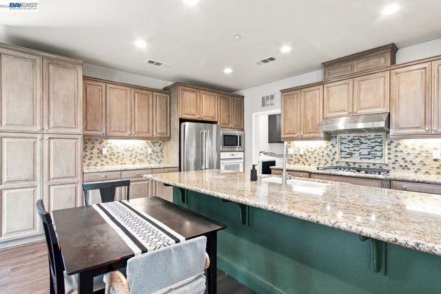 1172 Pimento Dr, Brentwood, CA 94513