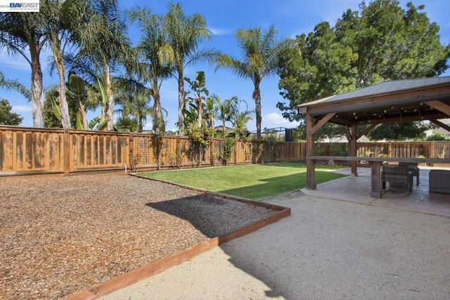 1172 Pimento Dr, Brentwood, CA 94513