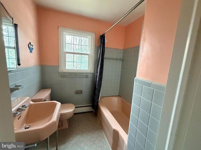 1101 WEBSTER DR, Wilmington, DE 19803