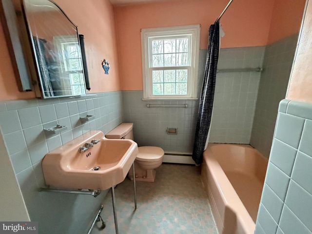 1101 WEBSTER DR, Wilmington, DE 19803