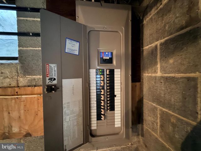 1101 WEBSTER DR, Wilmington, DE 19803