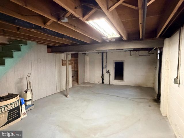 1101 WEBSTER DR, Wilmington, DE 19803