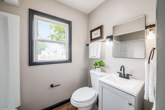 2200 Medina Avenue, Columbus, OH 43211