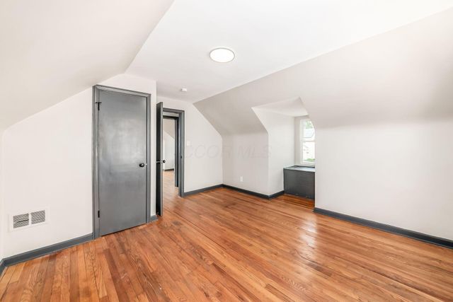 2200 Medina Avenue, Columbus, OH 43211