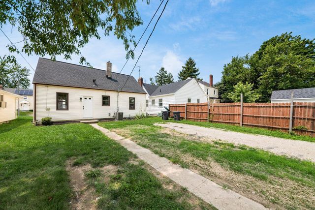 2200 Medina Avenue, Columbus, OH 43211