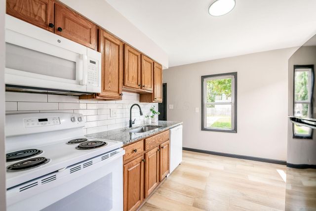 2200 Medina Avenue, Columbus, OH 43211