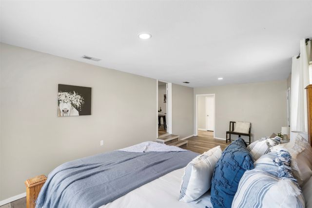 105 W College Street, Blooming Grove, TX 76626