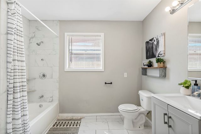 105 W College Street, Blooming Grove, TX 76626