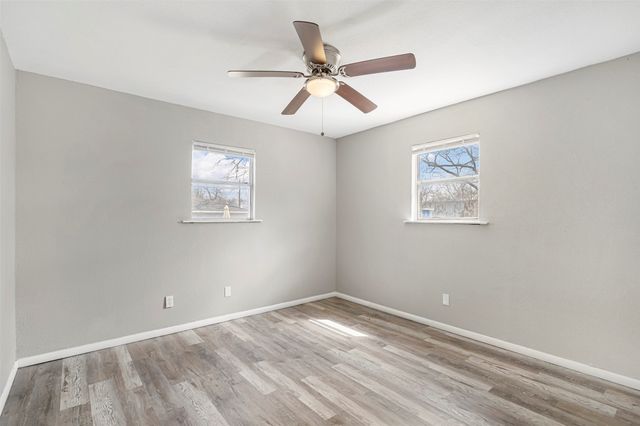 105 W College Street, Blooming Grove, TX 76626