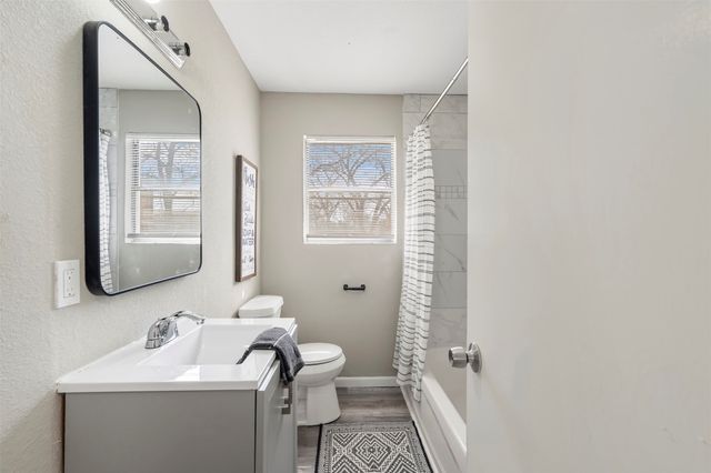 105 W College Street, Blooming Grove, TX 76626