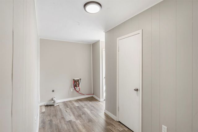 105 W College Street, Blooming Grove, TX 76626