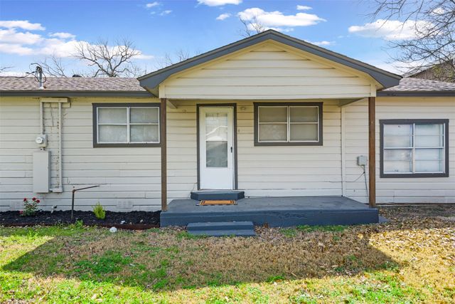 105 W College Street, Blooming Grove, TX 76626