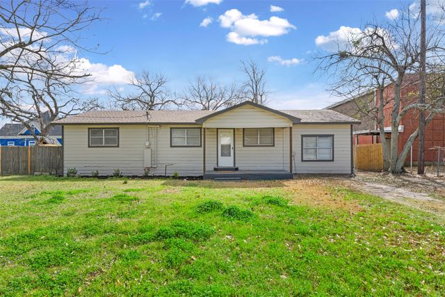 105 W College Street, Blooming Grove, TX 76626