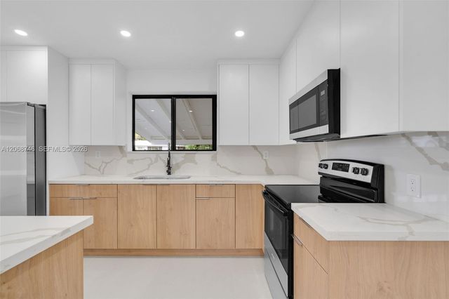 18425 NW 23rd Avenue, Miami Gardens, FL 33056