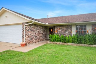 814 Spanish Trail Drive, Granbury, TX 76048