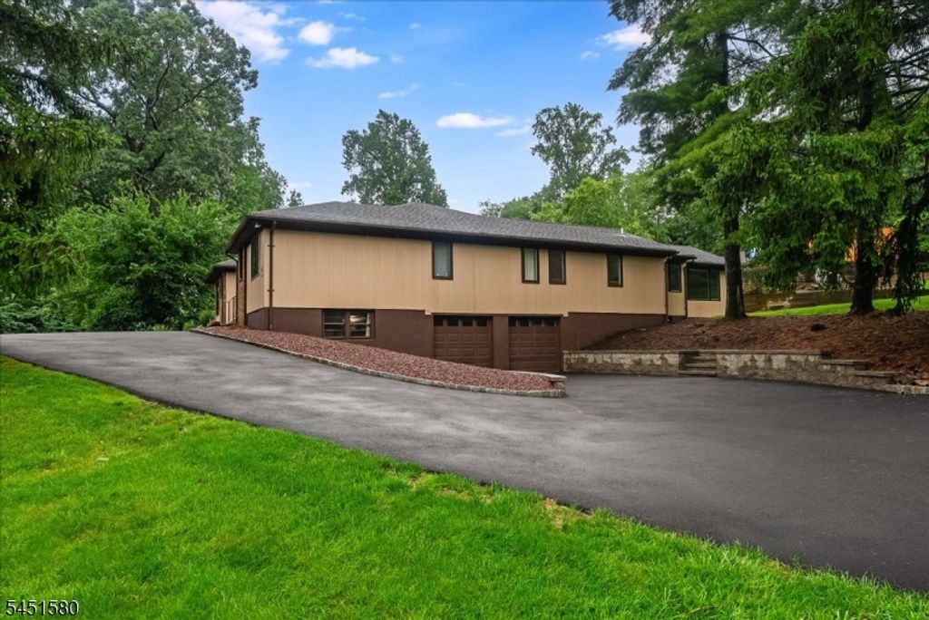 25 N Hillside Ave, Livingston Twp., NJ 07039 — photo 5