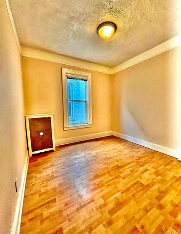 10411 89th Avenue, Richmond Hill, NY 11418