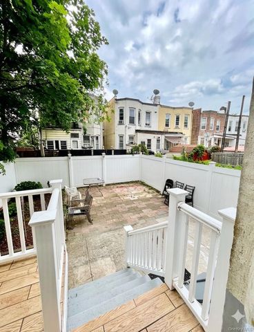 10411 89th Avenue, Richmond Hill, NY 11418