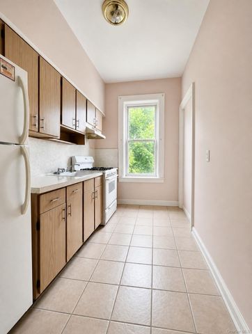 10411 89th Avenue, Richmond Hill, NY 11418
