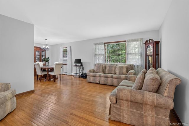 25 Lucky Lane, Washingtonville, NY 10992