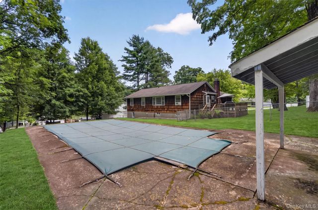 25 Lucky Lane, Washingtonville, NY 10992