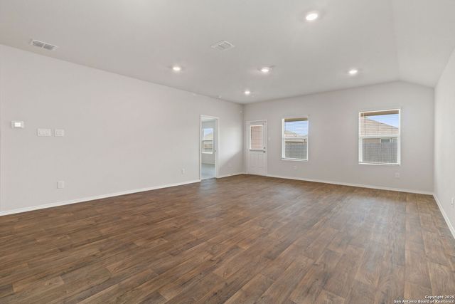 832 PRONGHORN TRL, Seguin, TX 78155