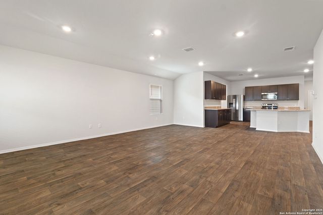 832 PRONGHORN TRL, Seguin, TX 78155