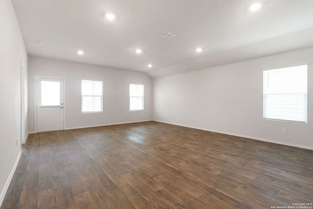832 PRONGHORN TRL, Seguin, TX 78155