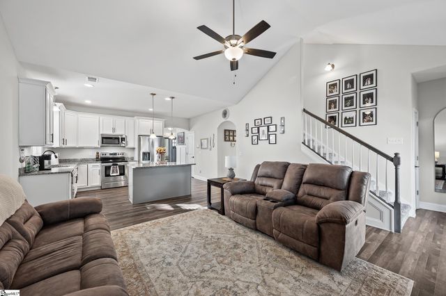 1422 Almaden Street, Boiling Springs, SC 29316