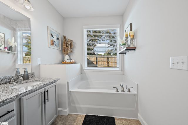 1422 Almaden Street, Boiling Springs, SC 29316