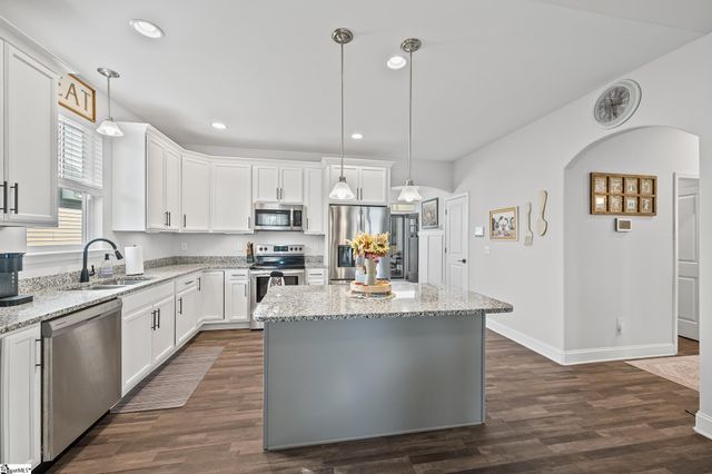 1422 Almaden Street, Boiling Springs, SC 29316