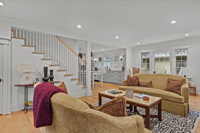 886 Willow Road, Winnetka, IL 60093