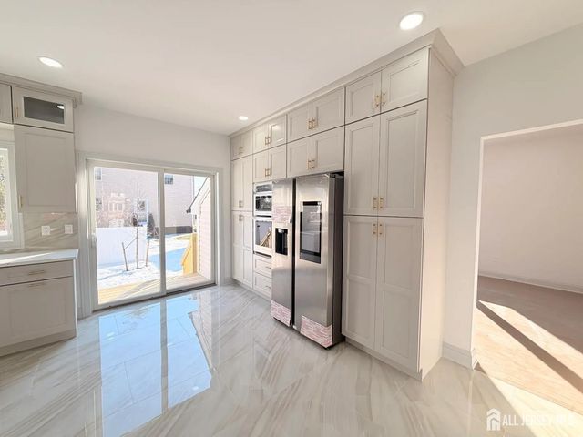 46 Foyer Street, Edison, NJ 08817