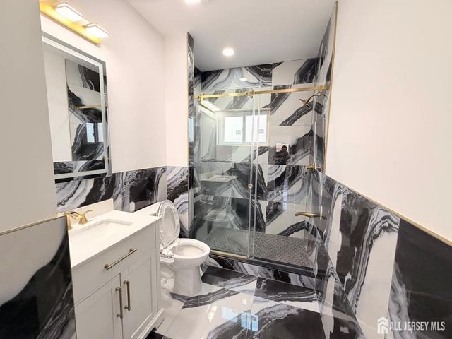 46 Foyer Street, Edison, NJ 08817
