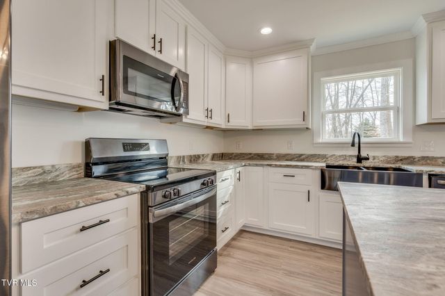 137 Madeline Lane, Rogersville, TN 37857