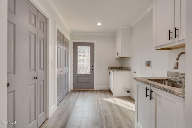 137 Madeline Lane, Rogersville, TN 37857