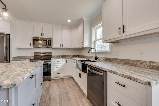 137 Madeline Lane, Rogersville, TN 37857