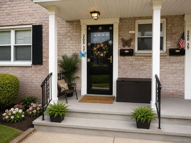 268-37 82nd Avenue 274A, New Hyde Park, NY 11040