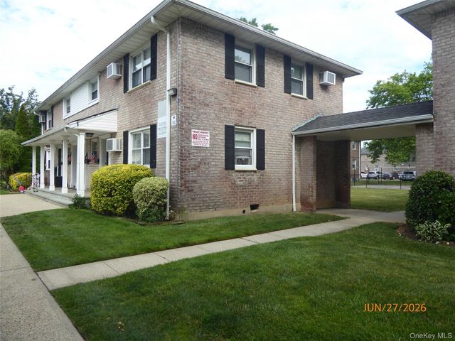 268-37 82nd Avenue 274A, New Hyde Park, NY 11040